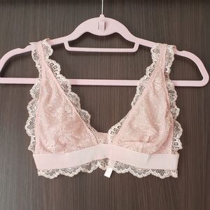 🌸 Victoria's Secret Lacey Bralette 🌸